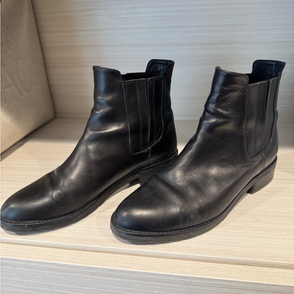 Stuart Weitzman Size 7 Black Leather Women’s Boots